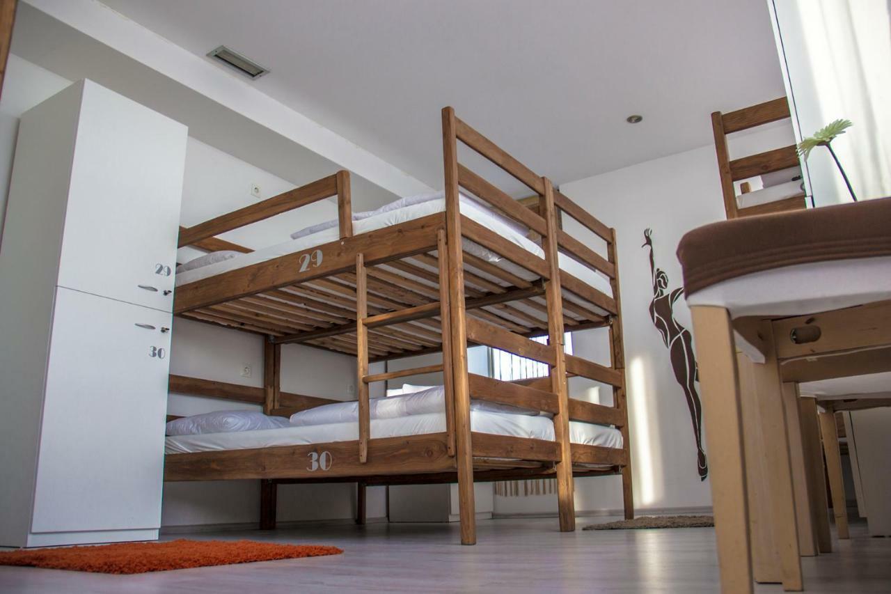 Hostel Poolside 萨格勒布 外观 照片